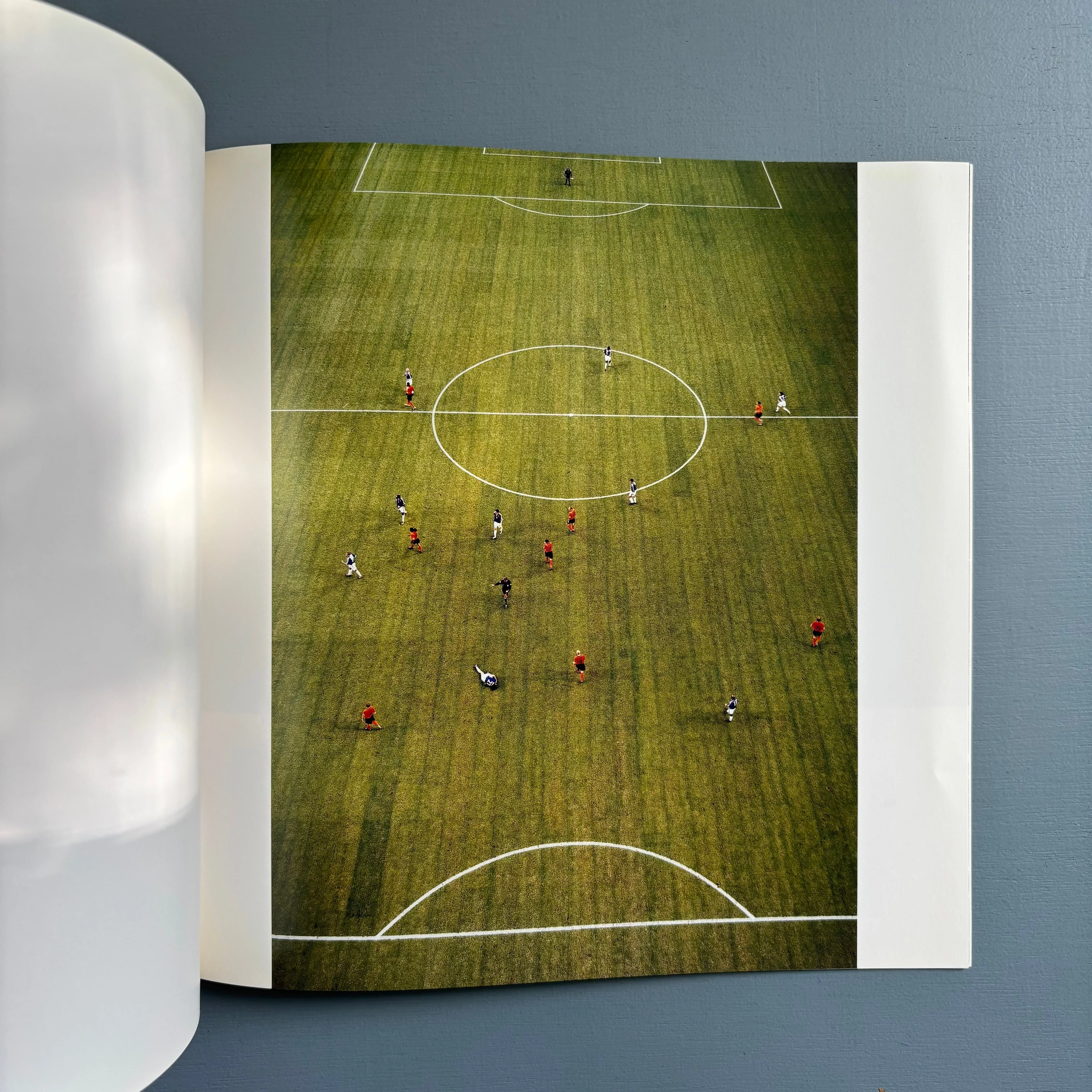 Andreas Gursky - Centre Pompidou 2002 - Image 6