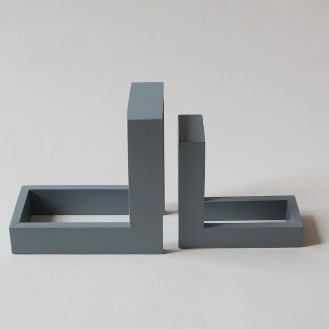 Boekensteunen pair by Evelyn Vanoverbeke - Saint-Martin Bookshop