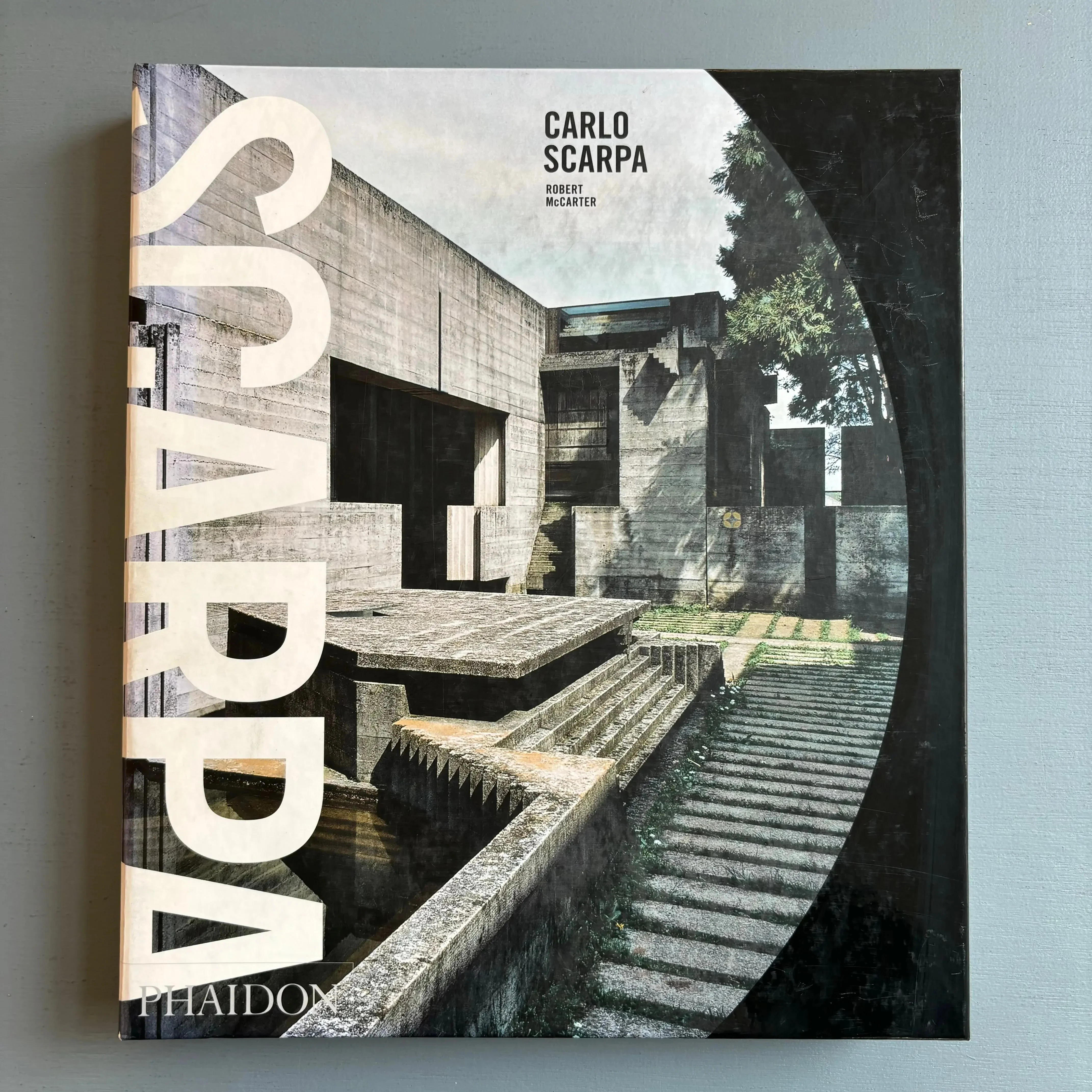 Carlos Scarpa by Robert McCarter - Phaidon 2021