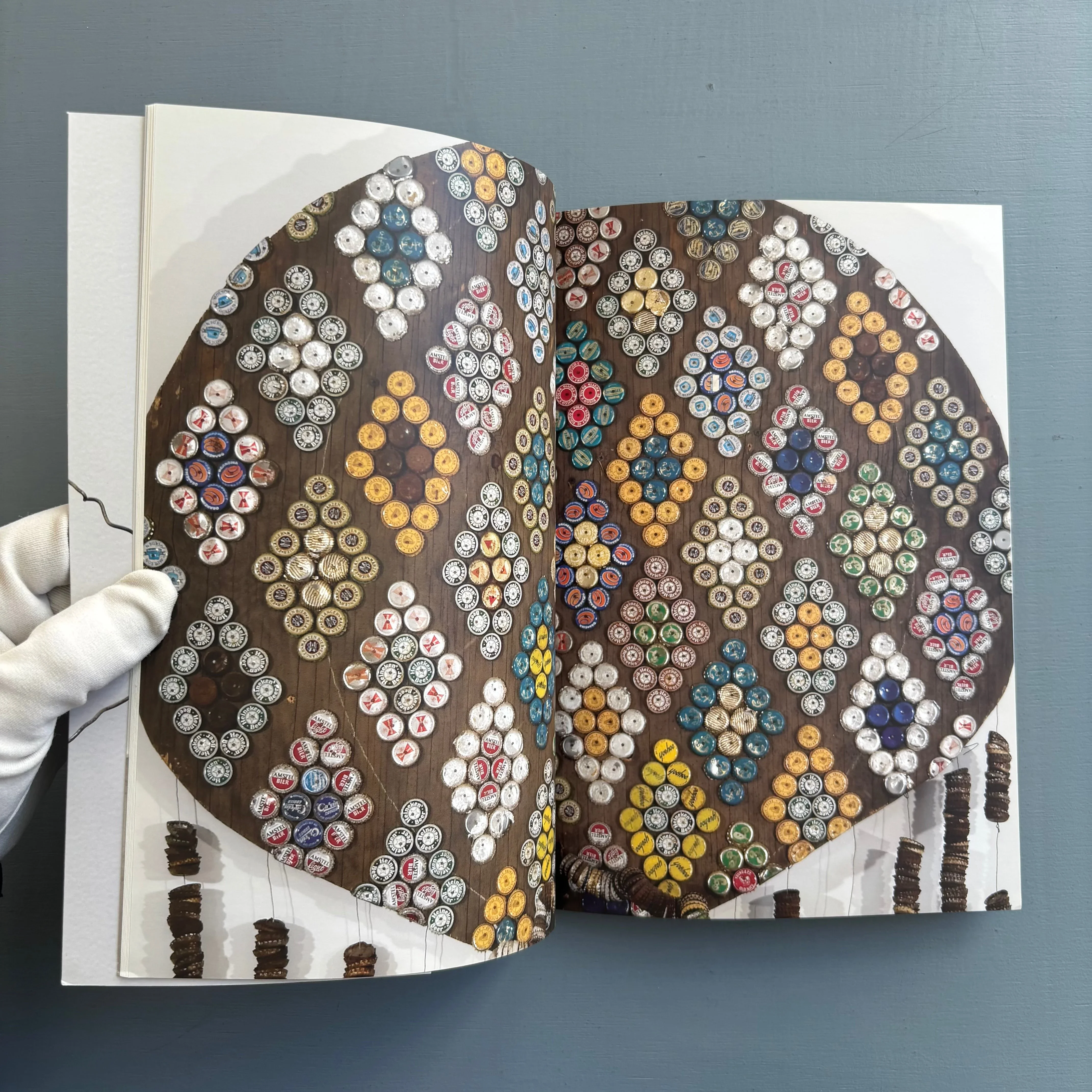David Hammons - Selected Works - Zwirner & Wirth 2006 - Image 3