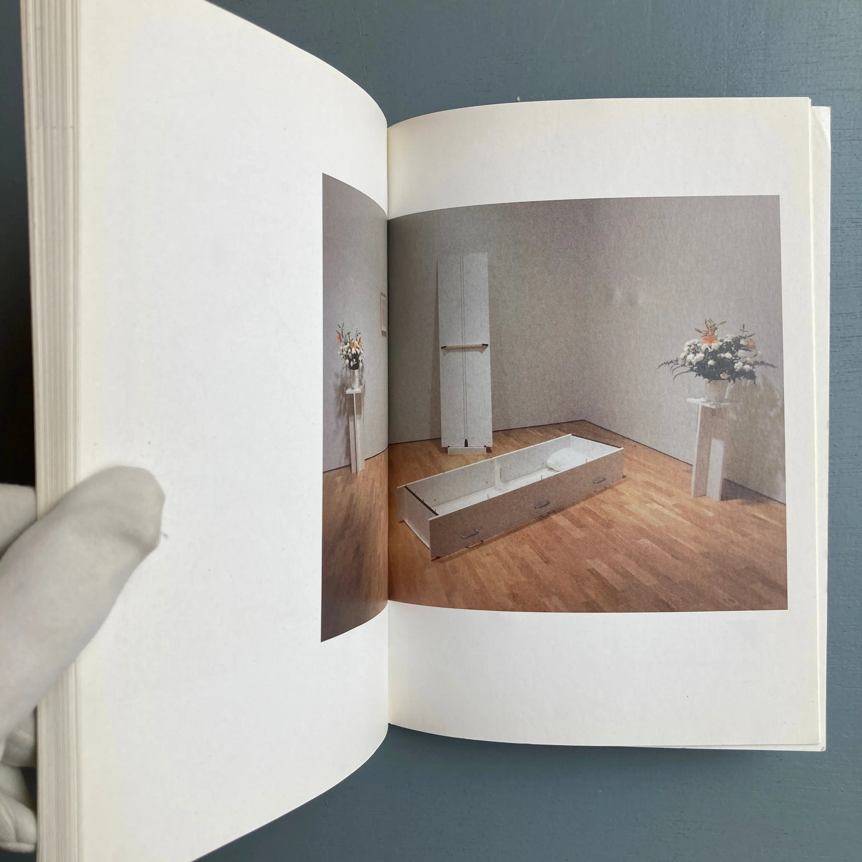 Joe Scanlan - DIY, or How To Kill Yourself Anywhere in the World for Under $399 - Imschoot Uitgevers 2002 - Image 9