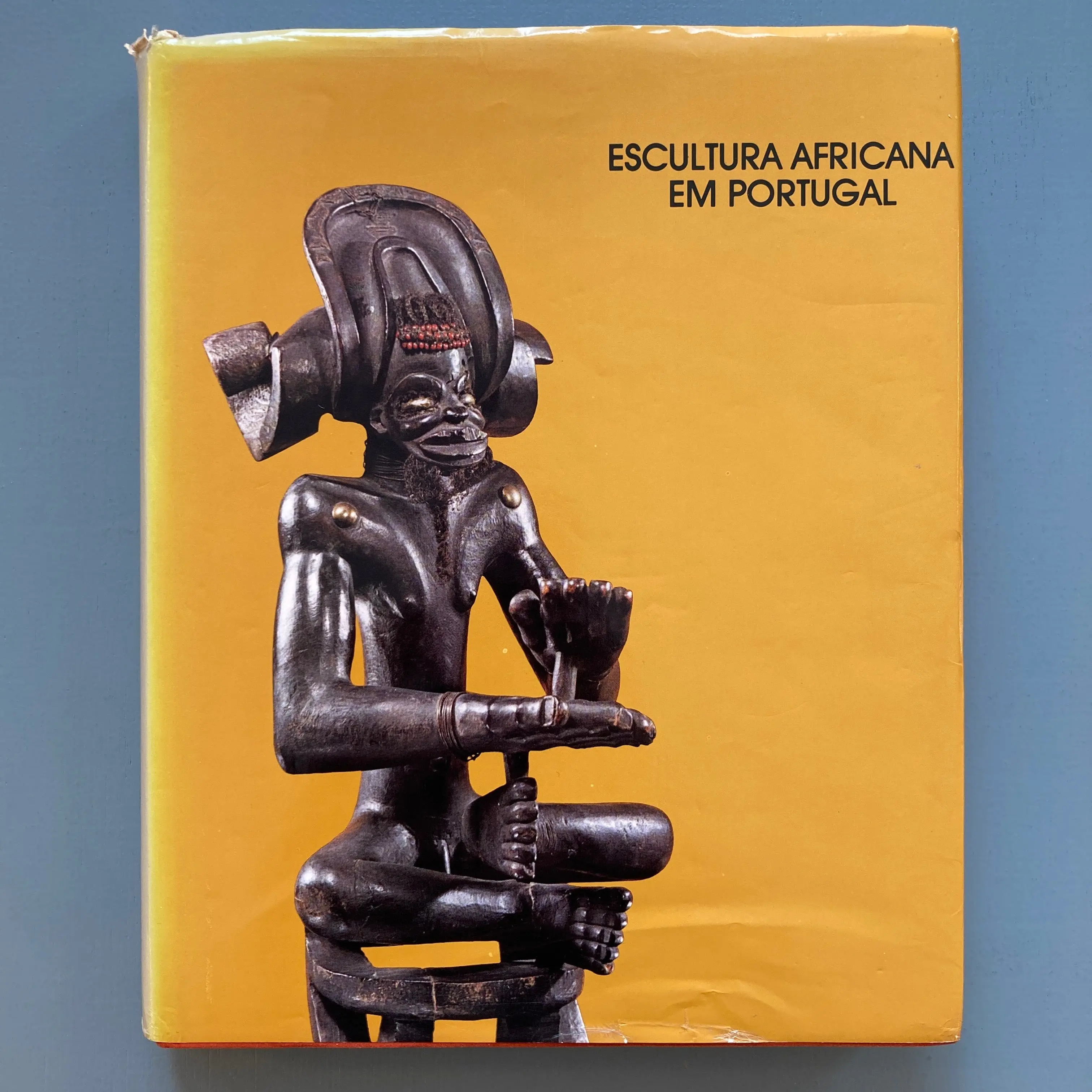 Escultura africana em Portugal - IICT 1985