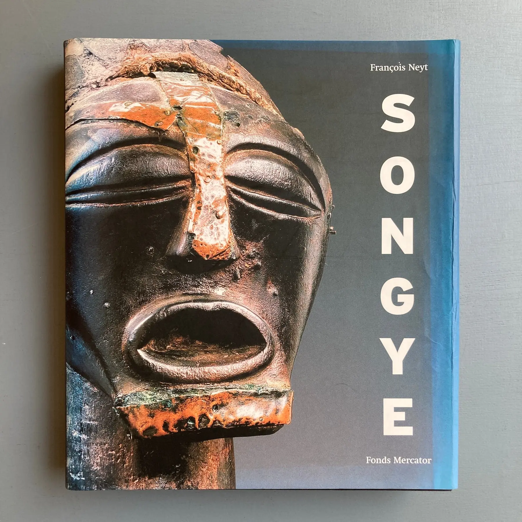 François Neyt - La redoutable statuaire Songye d'Afrique Centrale - Fonds Mercator 2004
