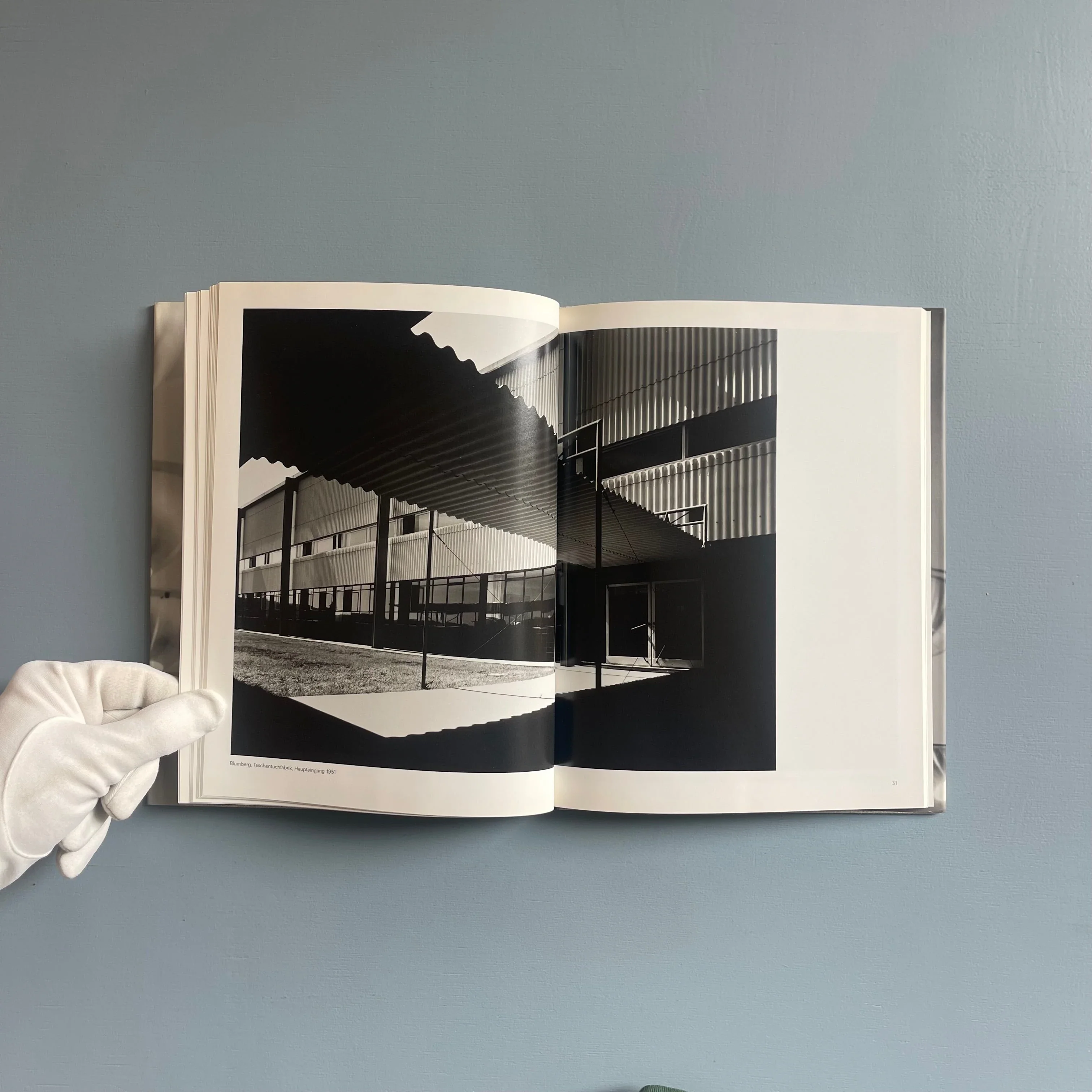 Franz Lazi - Fotografie: Architektur-, Design-und Werbefotografie der 50er Jahre - JJ Heckenhauer 2003 - Image 7