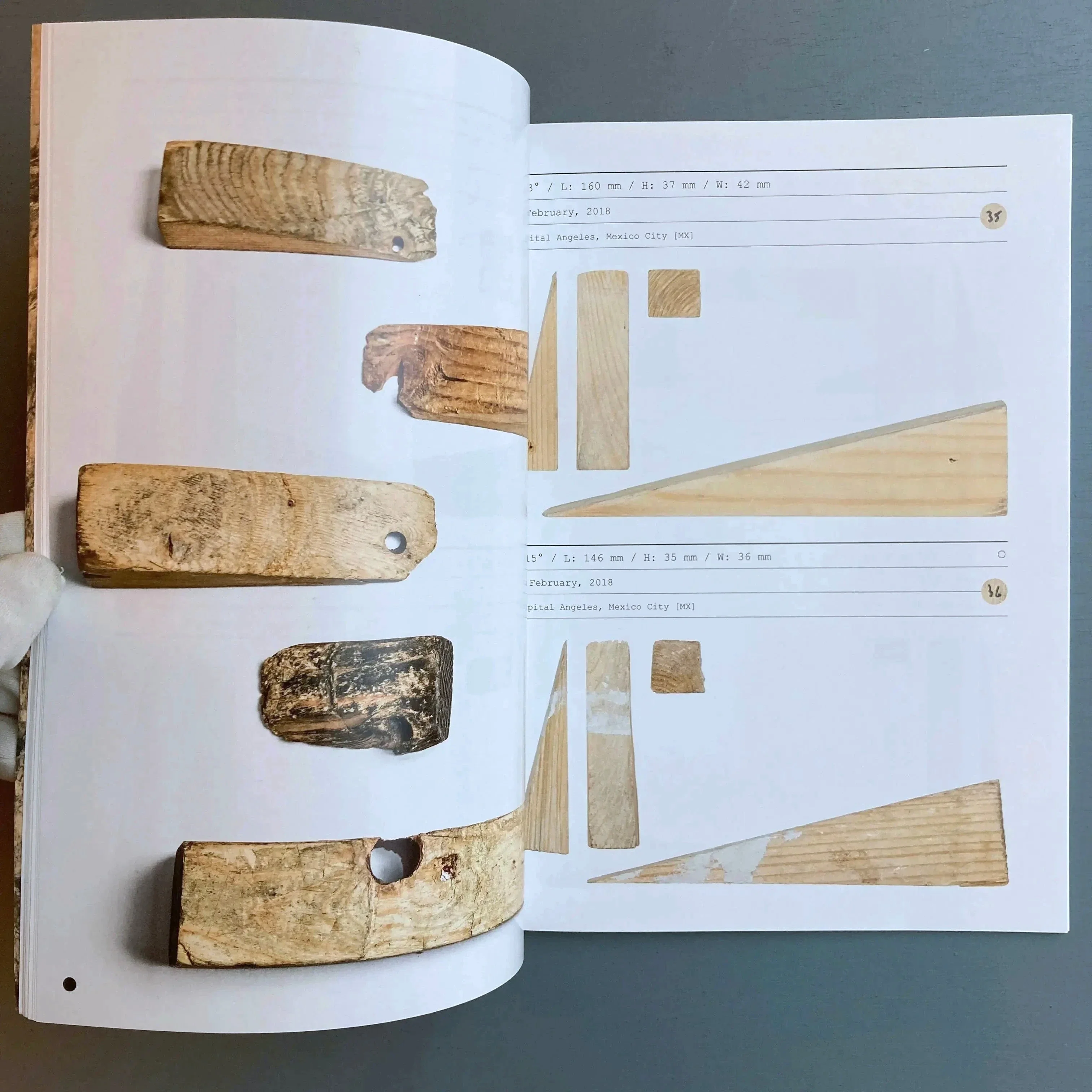 Gabriel Kuri - < - Triangle books 2020 - Image 6