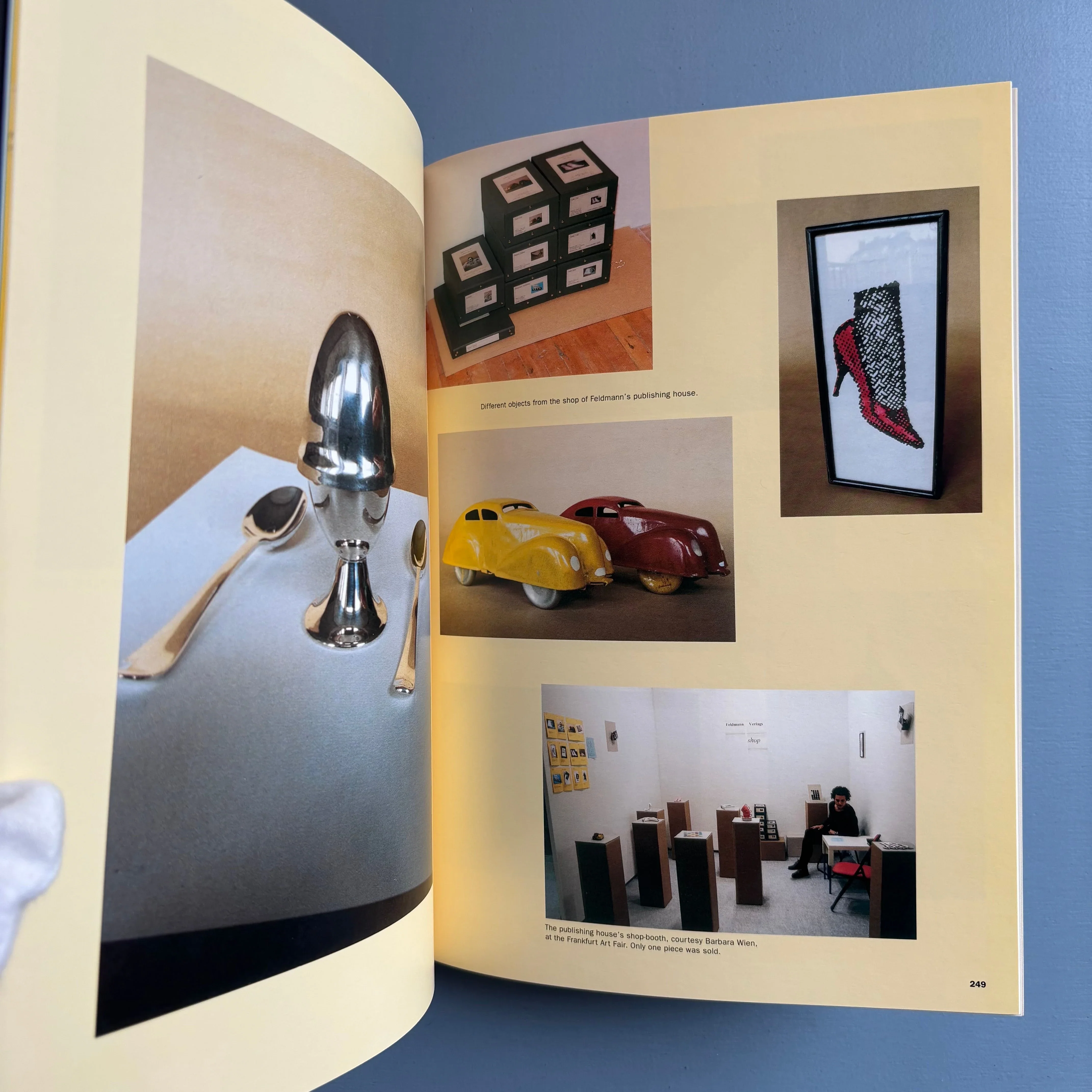 Hans-Peter Feldmann - 272 pages - Fundació Tapies 2001 - Image 9