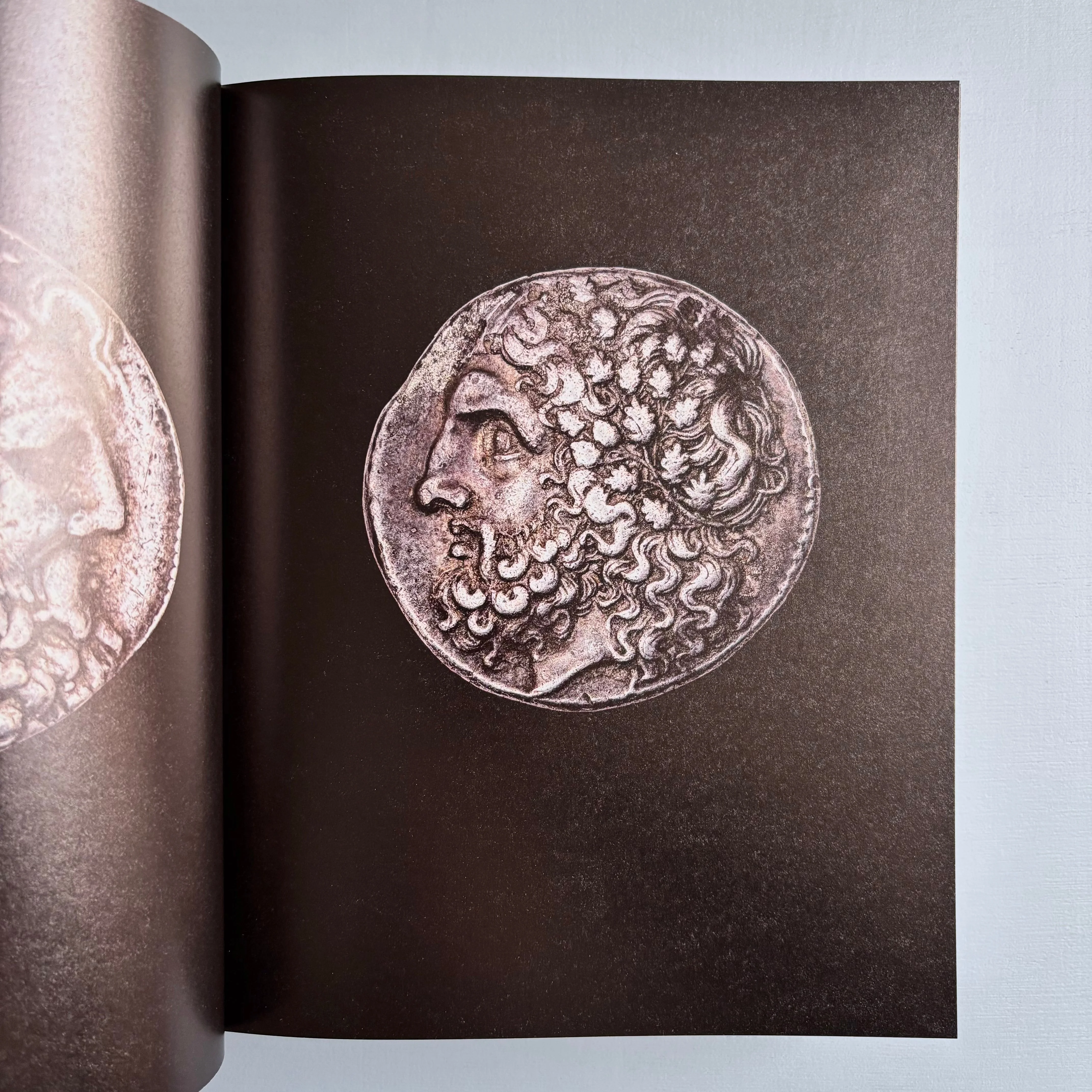 Heads and Tails. Tales and Bodies (Benaki Museum) - MER. Books 2016 - Image 4