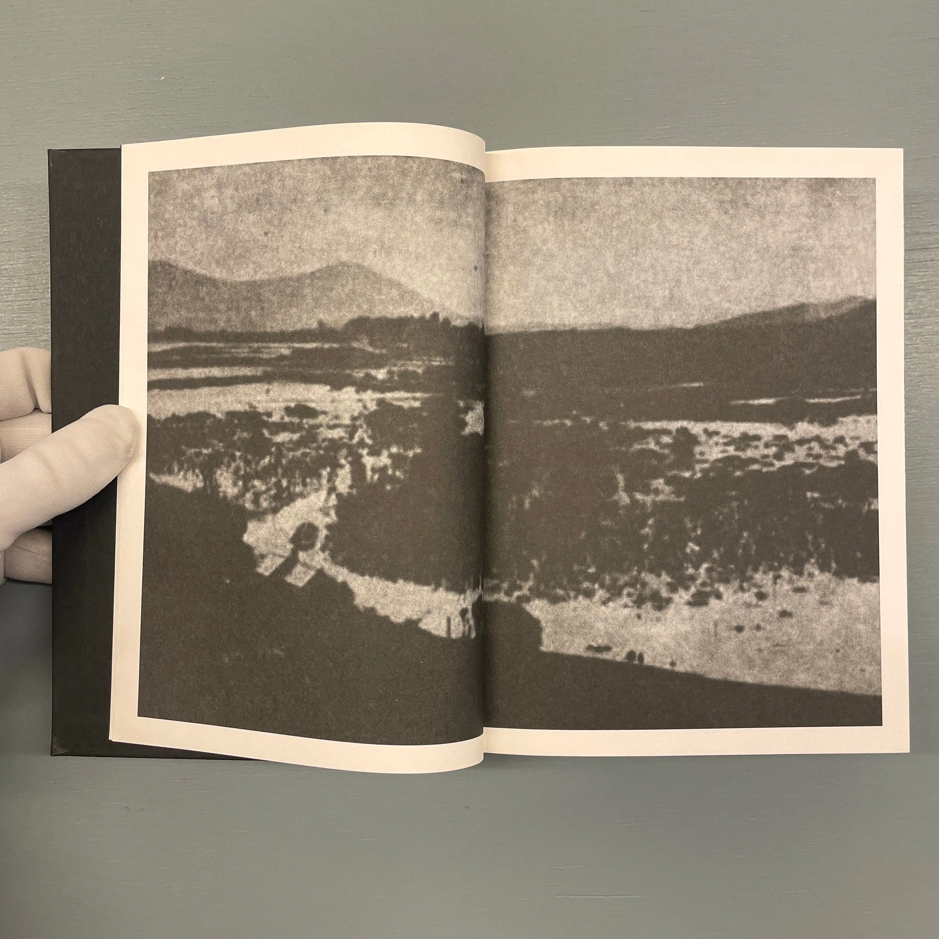 Lara Favaretto - Momentary Monument 1 - Archive books 2010 - Image 3