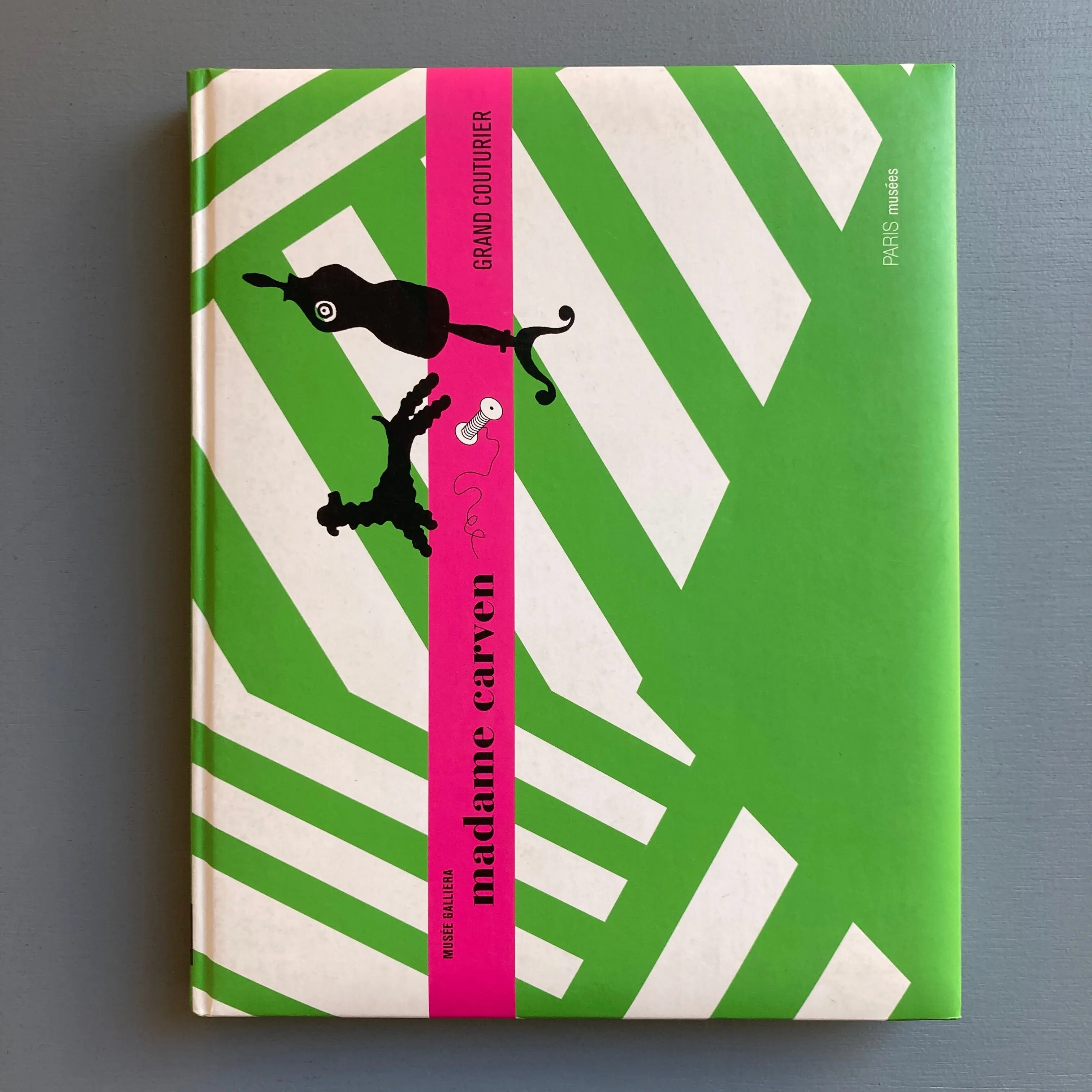 Madame Carven Grand Couturier - Exhibition catalogue - Galliera Paris 2002