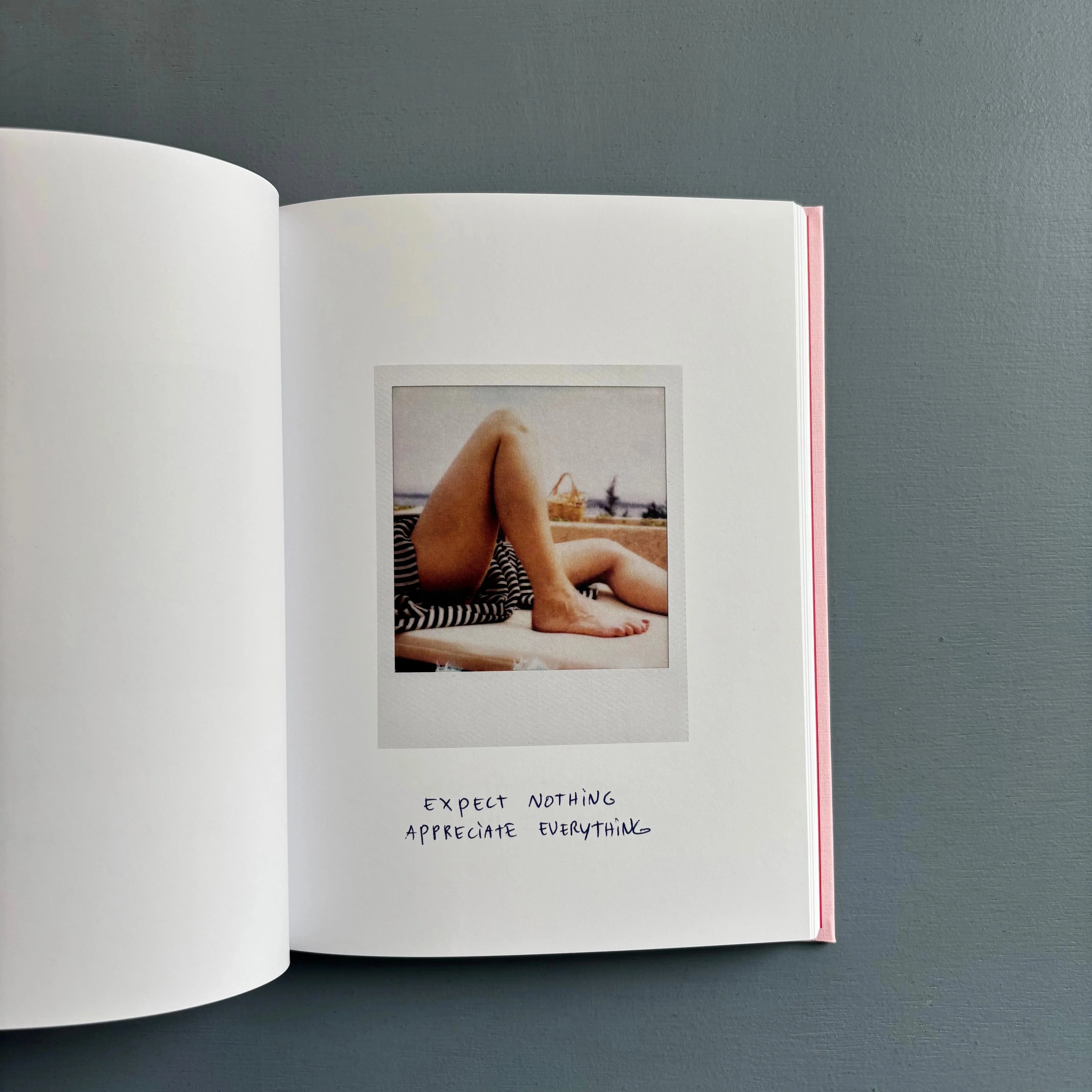 Marine Neuilly & Thomas Lélu - Let's take pictures we can never post - 0fr. 2025 - Image 5
