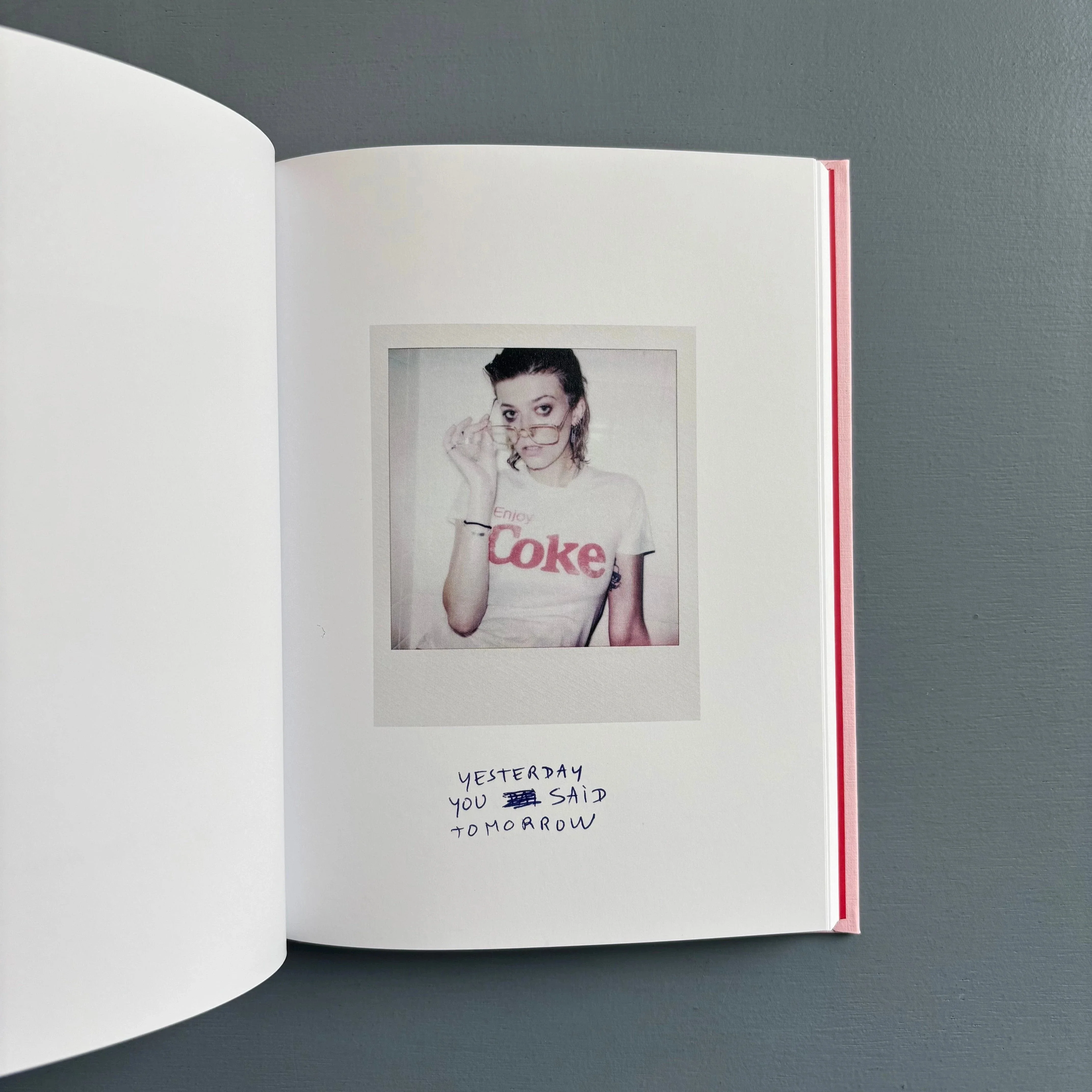 Marine Neuilly & Thomas Lélu - Let's take pictures we can never post - 0fr. 2025 - Image 6