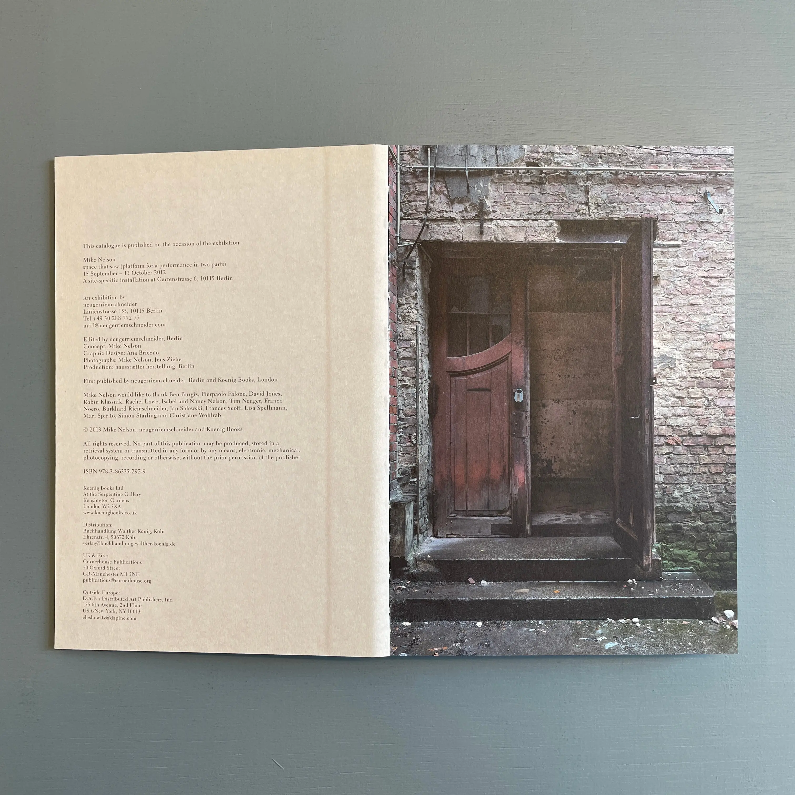 Mike Nelson - Space That Saw - Neugerriemschneider / Koenig Books 2013 - Image 6