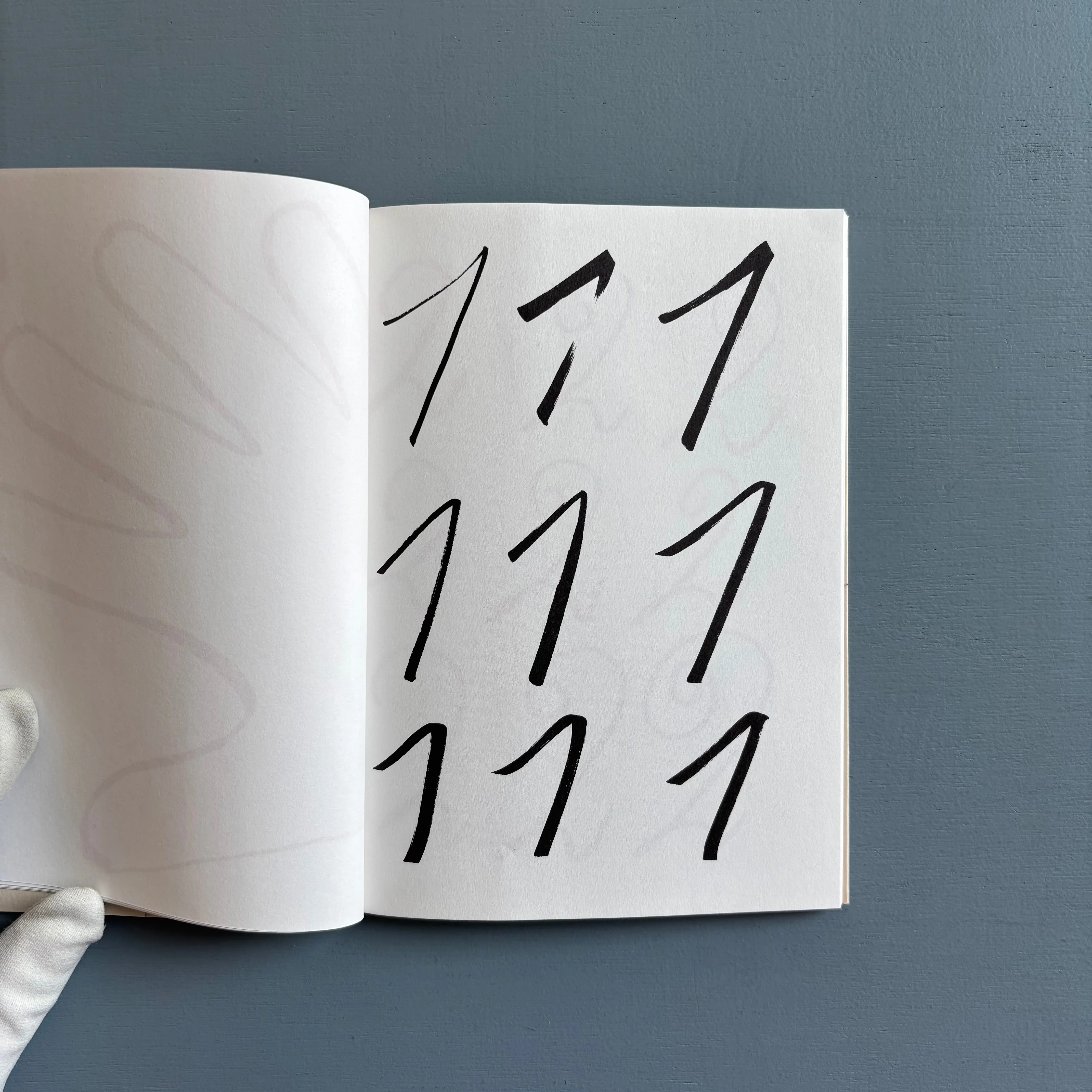 Niele Toroni - 1, 2, 3, 4, 5 - Imschoot 1990 - Image 7