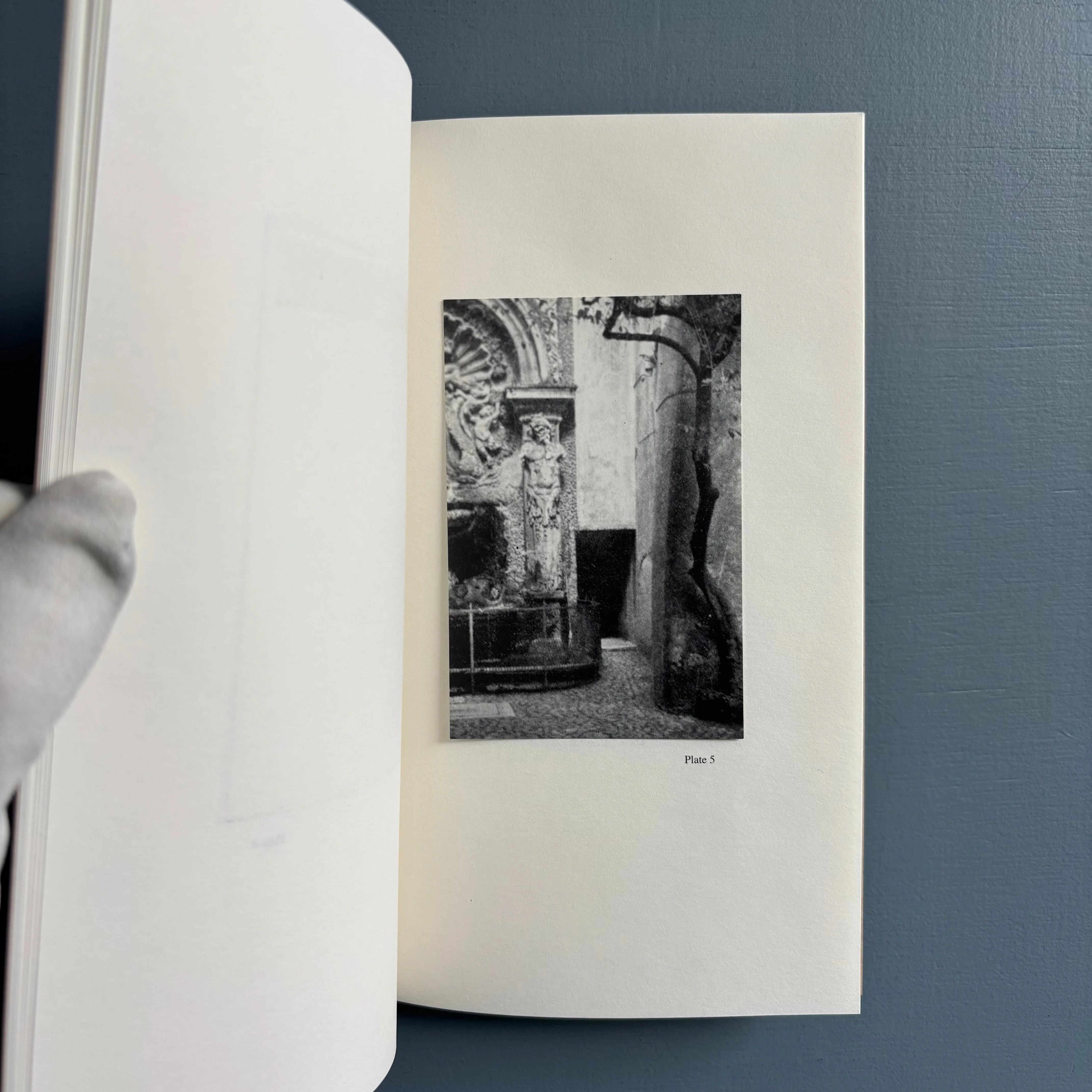 Sharon Kivland - Freud on Holiday Vol 1 & 2 - Information as Material 2006/2007 - Image 5