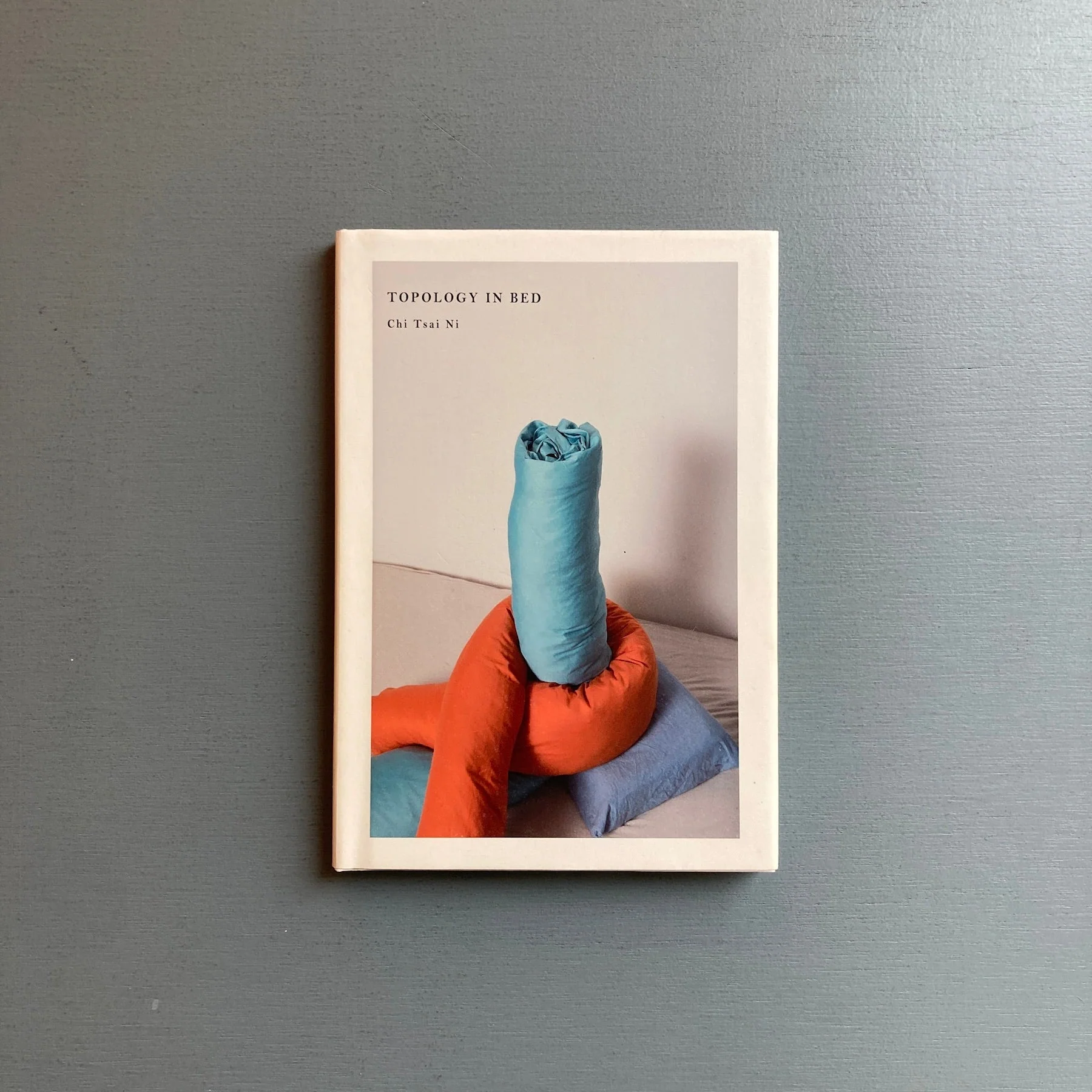 Topology in bed by Chi Tsai Ni: a selection of bed sculptures from his younger days - Nos:books 2015